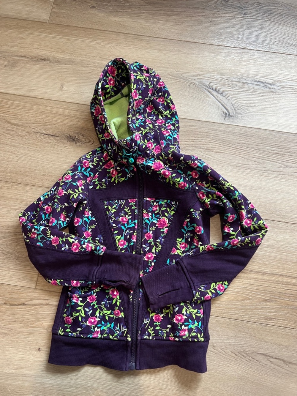 Lululemon ivivva Floral hoodie sweatshirt girls size 8